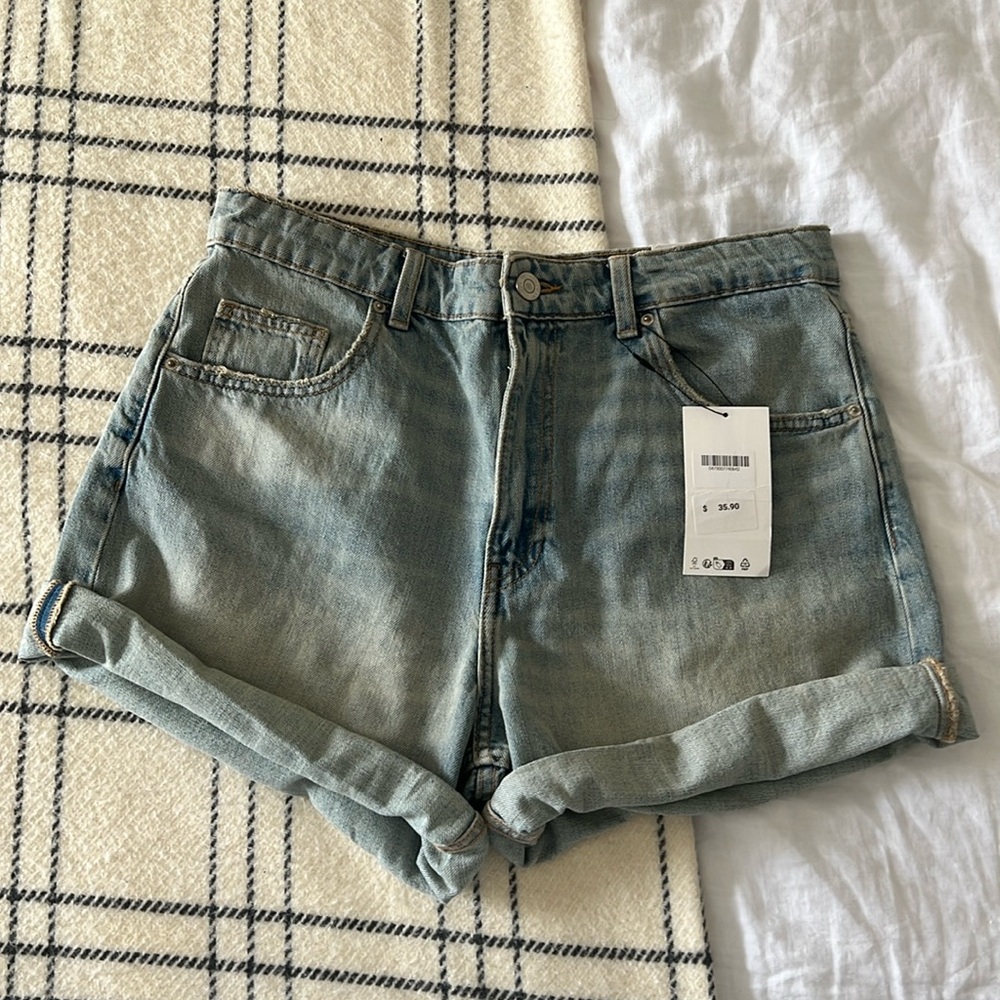 Zara Jean shorts - Rigid Mom fit Bermuda - high rise - size 10